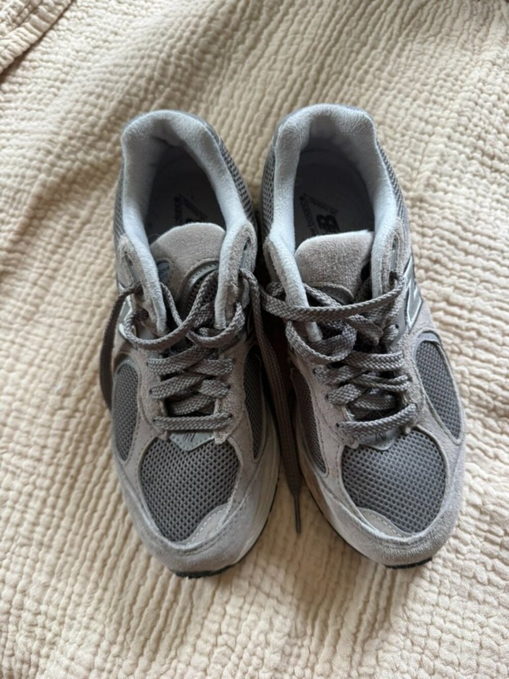 New Balance 2002R Size 6.5W - Picture 2 of 6